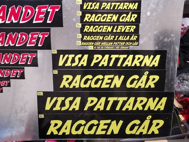 Raggen går - Klistremerke